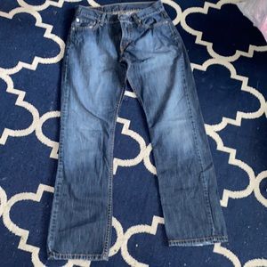 Levis mid rise denim jeans!